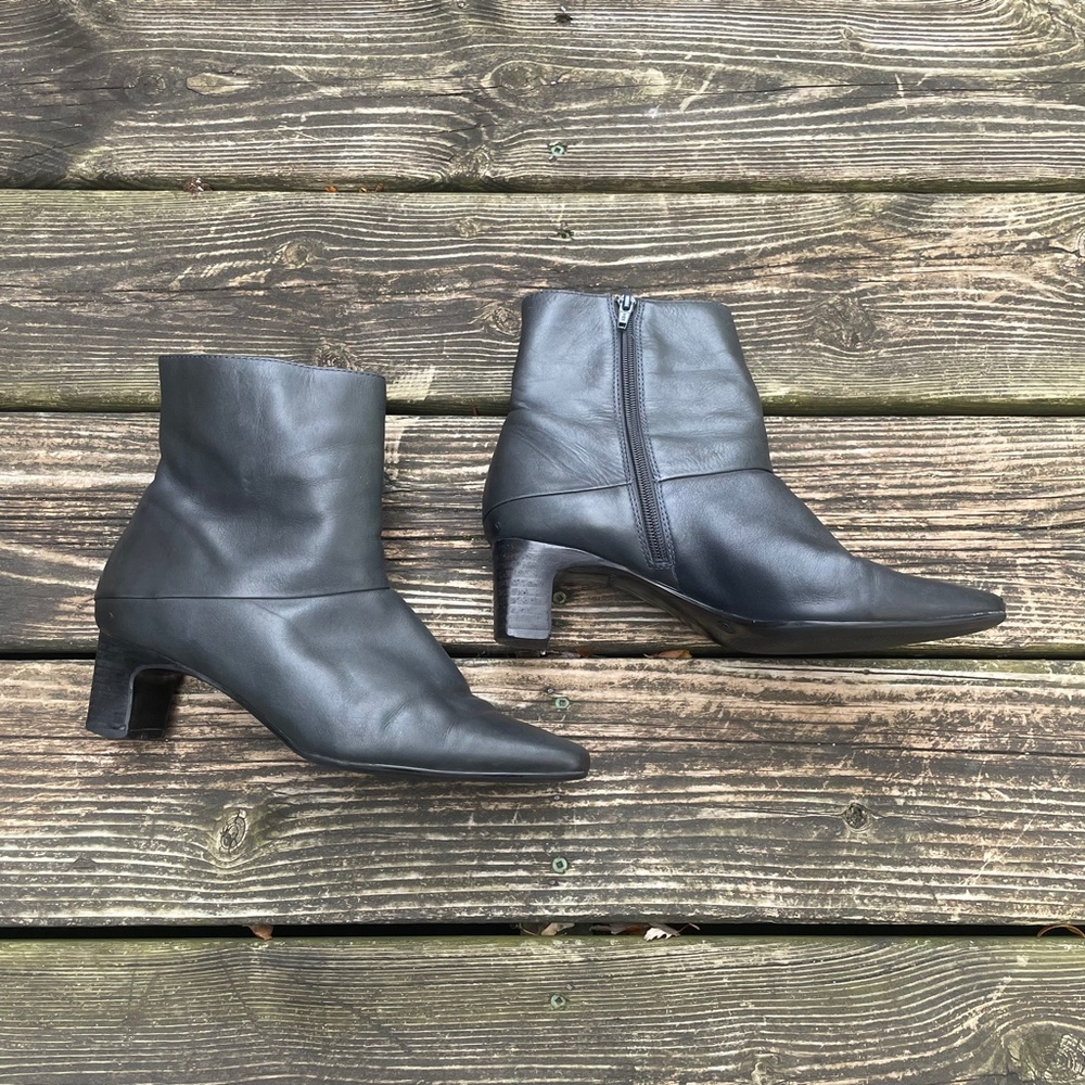 Greenwich Village Tapered Black Leather Anke Boots